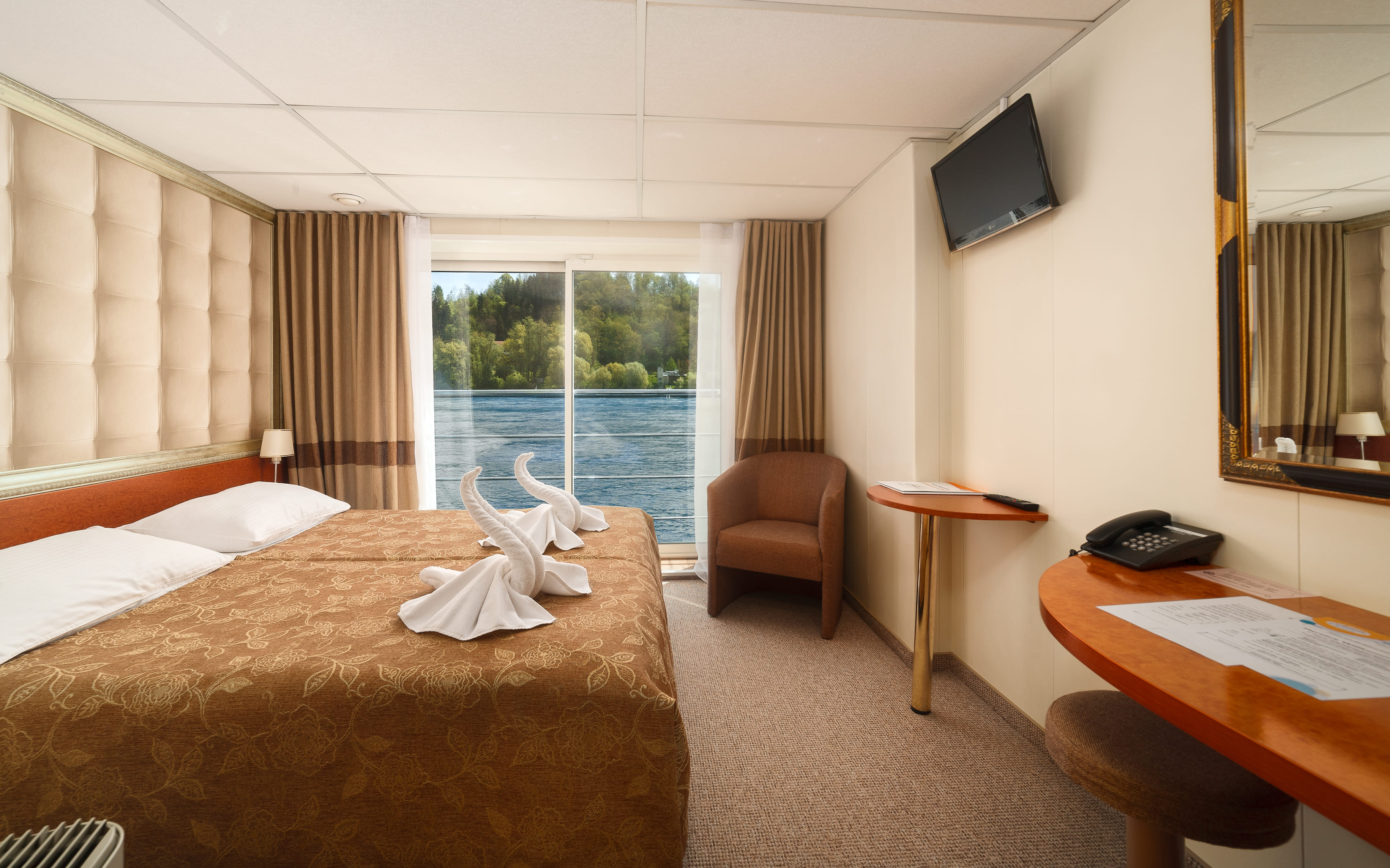 MS FIDELIO CRUCEROS DANUBIO CRUCEMUNDO CRUCEROS FLUVIALES DANUBE CRUISES #Danubio #DanubeCruises #CrucerosDanubio #CrucerosFluviales #Budapest #Esztergom #Viena #Bratislava #Melk #Crucemundo #CruceroClick #Creuers #Bidaiak